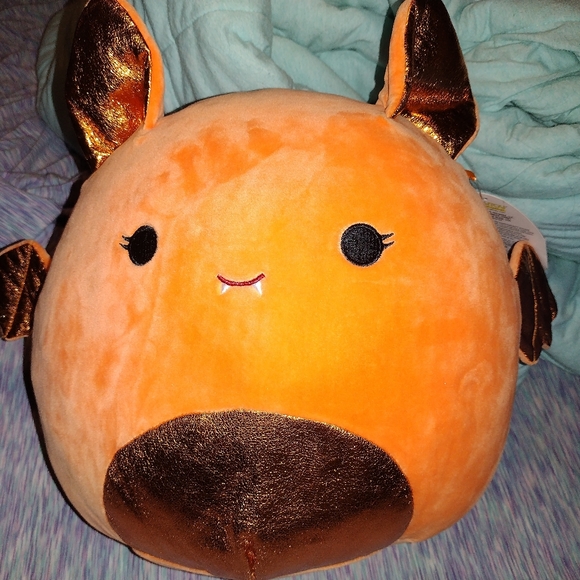 Tangie 11 inch bat 2021 RARE squishmallow - Picture 1 of 2
